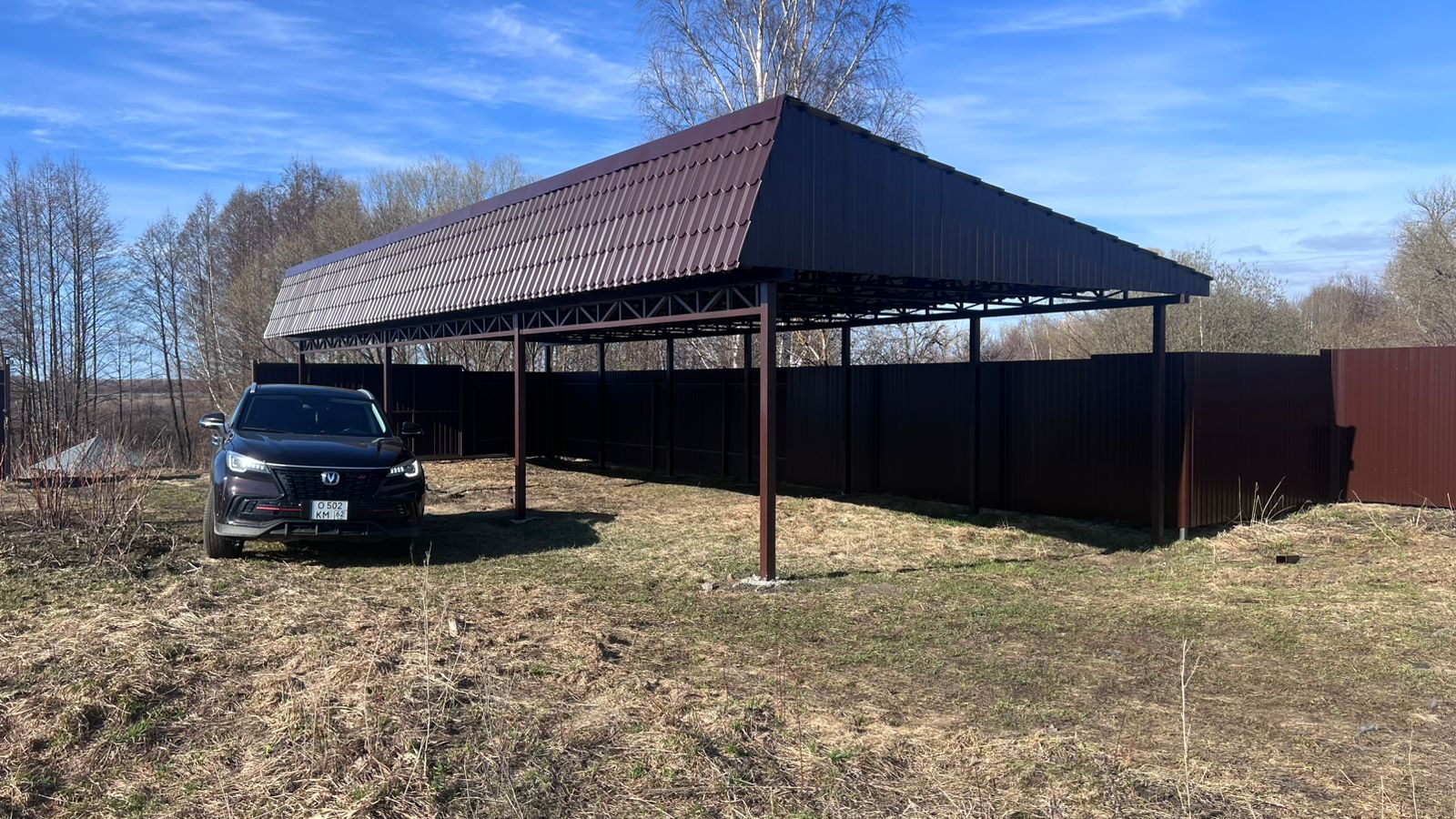 Как выбрать толщину поликарбоната для автонавеса в Щёлково с учётом снега, света и ресурса