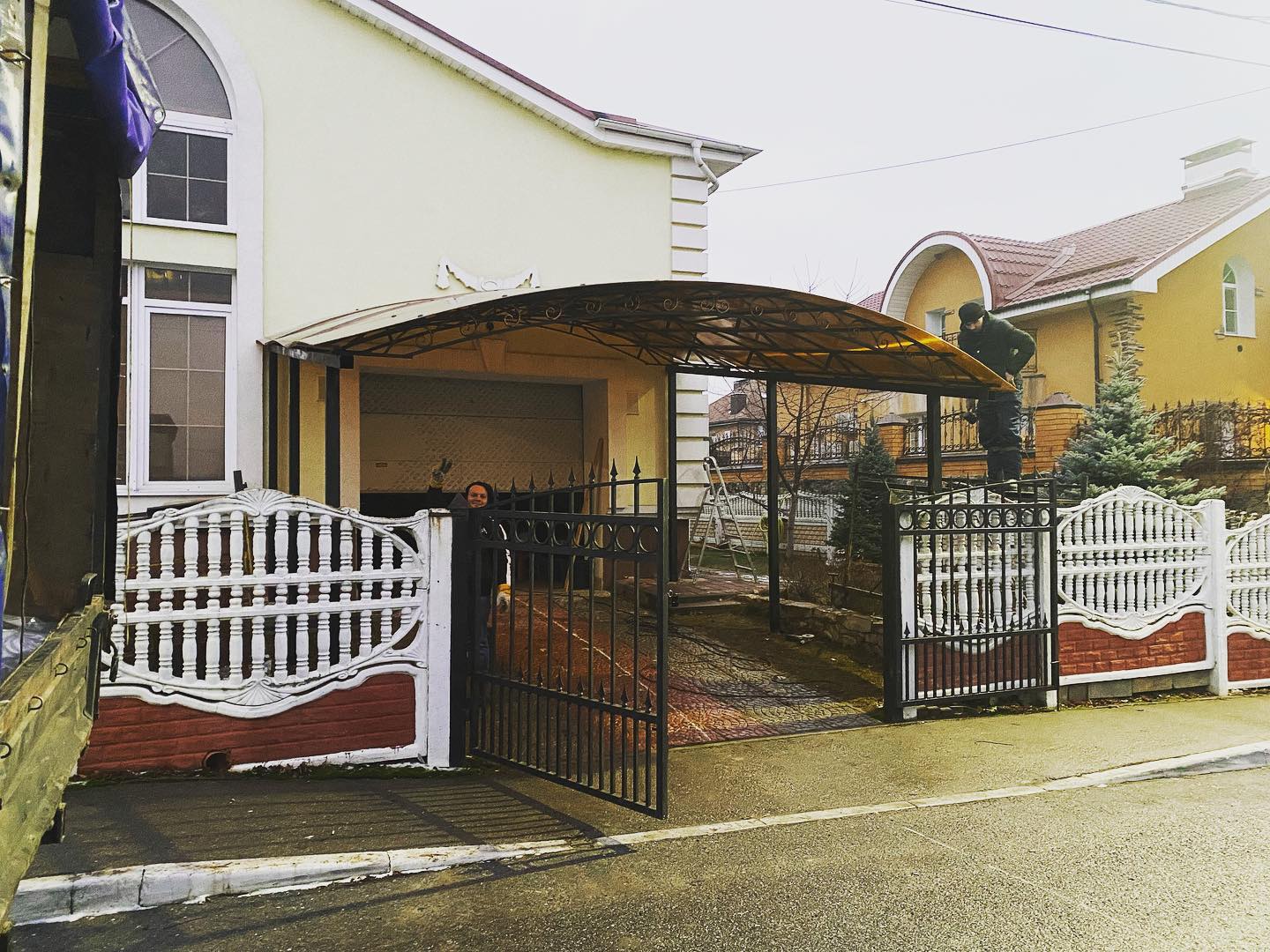 Как выбрать покрытие для металлического забора в Щёлково, чтобы снизить риск коррозии